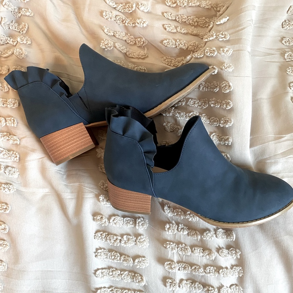 Blue Size 9.5 Woman’s Ankle Boots